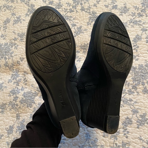 Clarks Collection Crystal Quartz Blue Suede Ankle Wedge Booties Size 6.5 - Picture 7 of 9